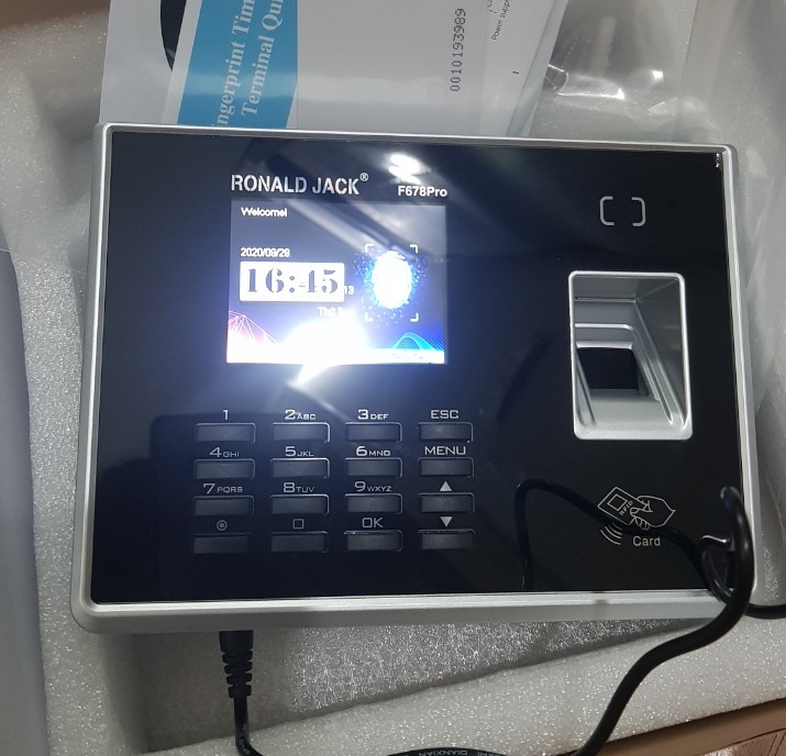 Máy chấm công Ronald Jack F678Pro